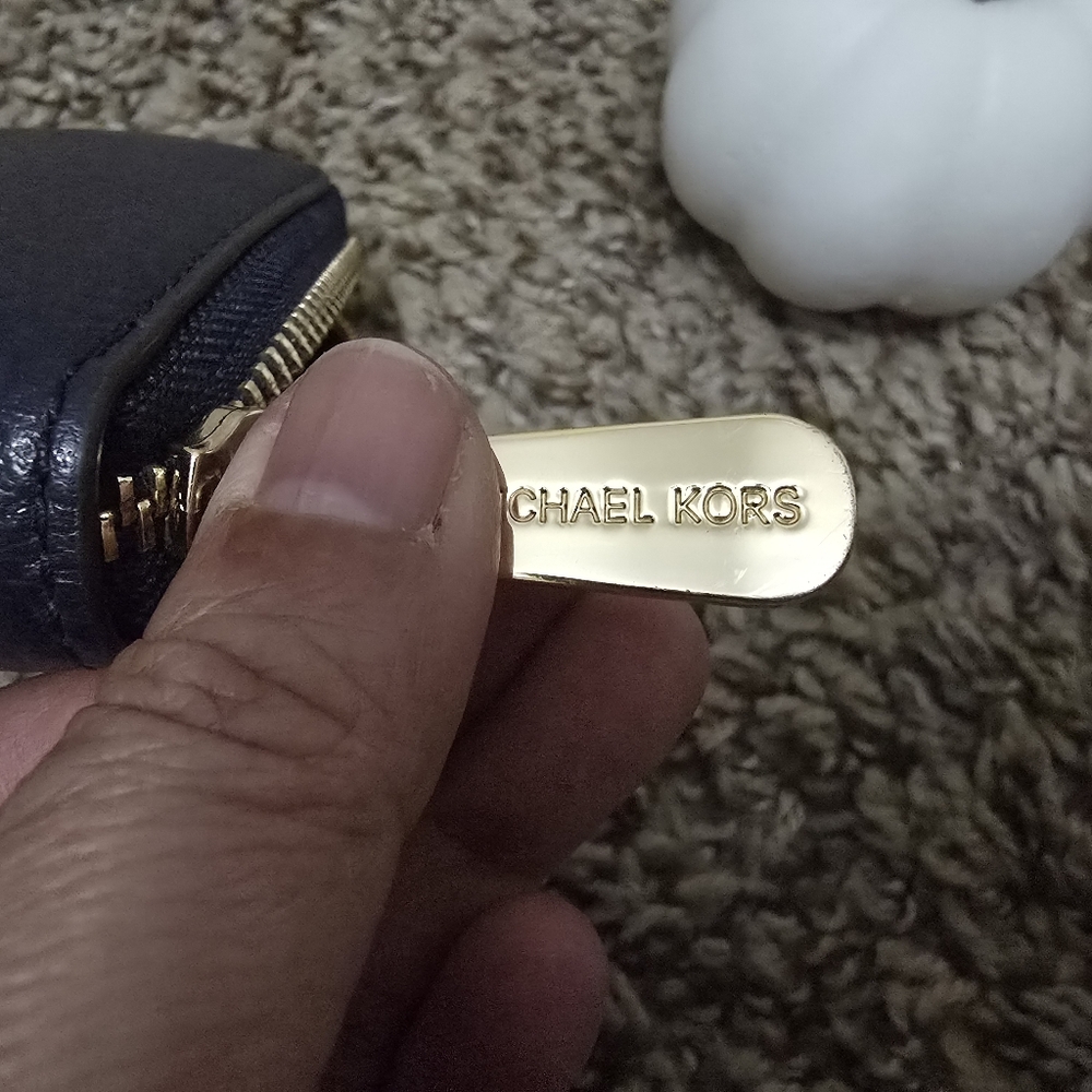 Michael Kors Wallet - Picture 3 of 6